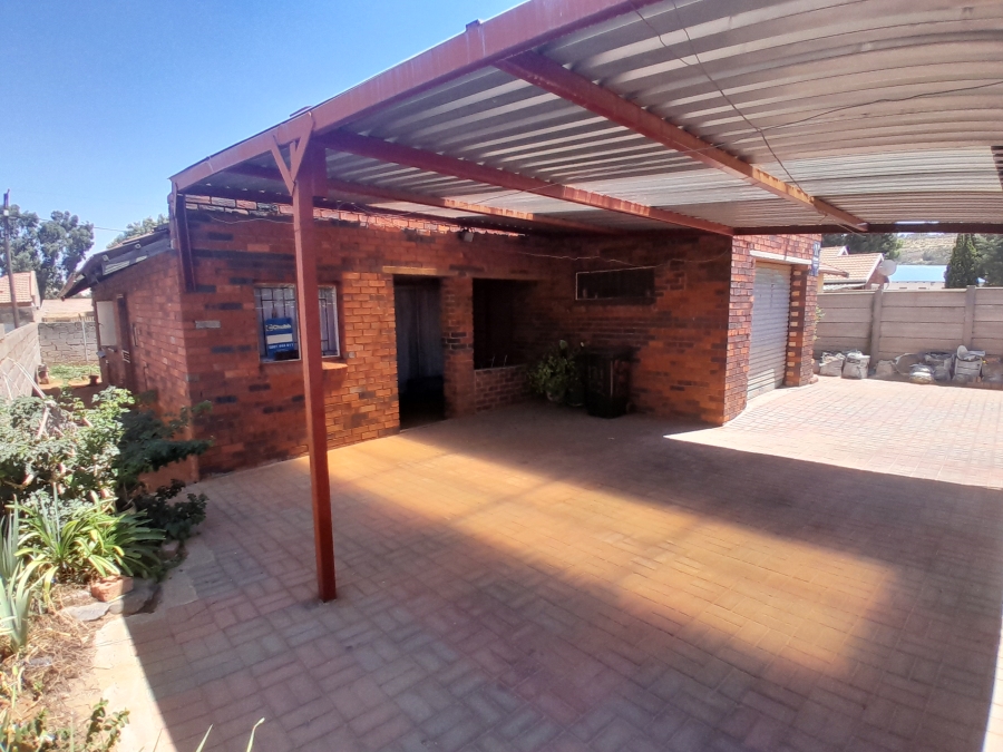 4 Bedroom Property for Sale in Kagiso Gauteng