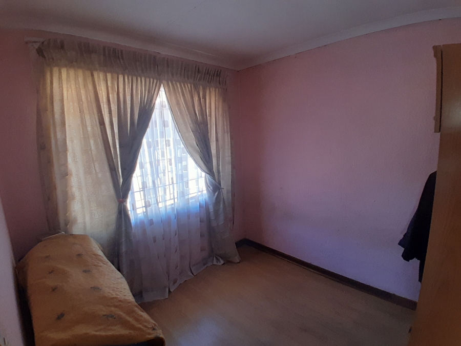 4 Bedroom Property for Sale in Kagiso Gauteng