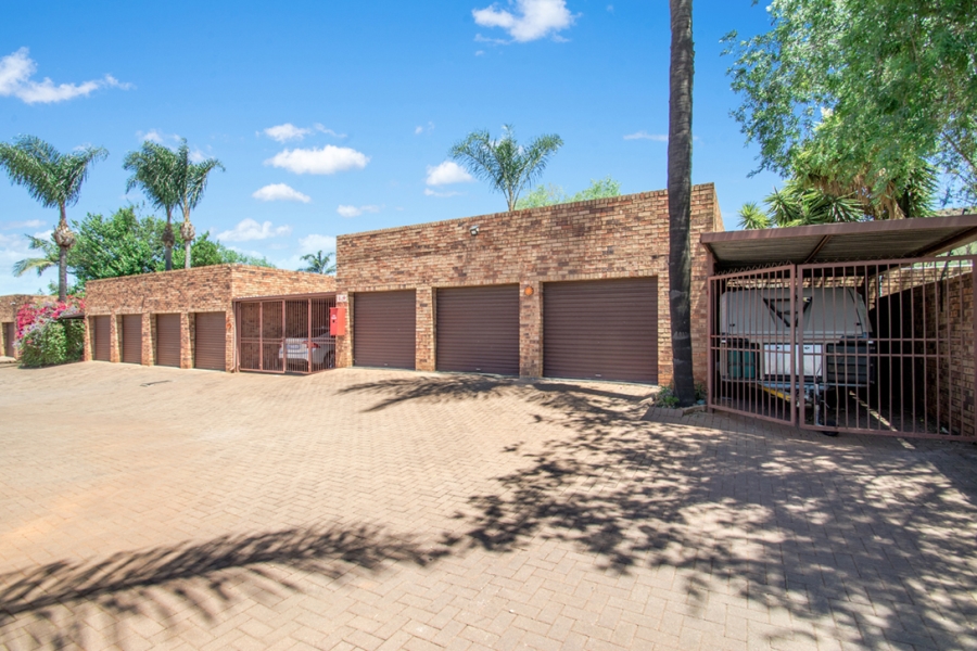 3 Bedroom Property for Sale in Little Falls Gauteng