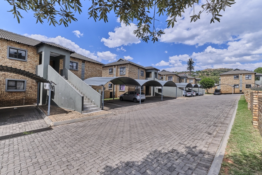 2 Bedroom Property for Sale in Helderkruin Gauteng