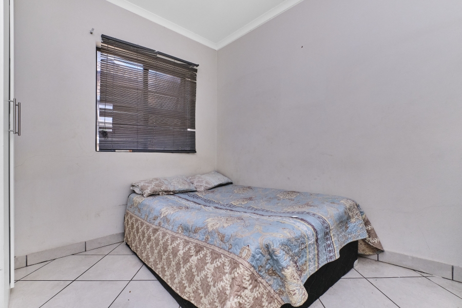 2 Bedroom Property for Sale in Helderkruin Gauteng