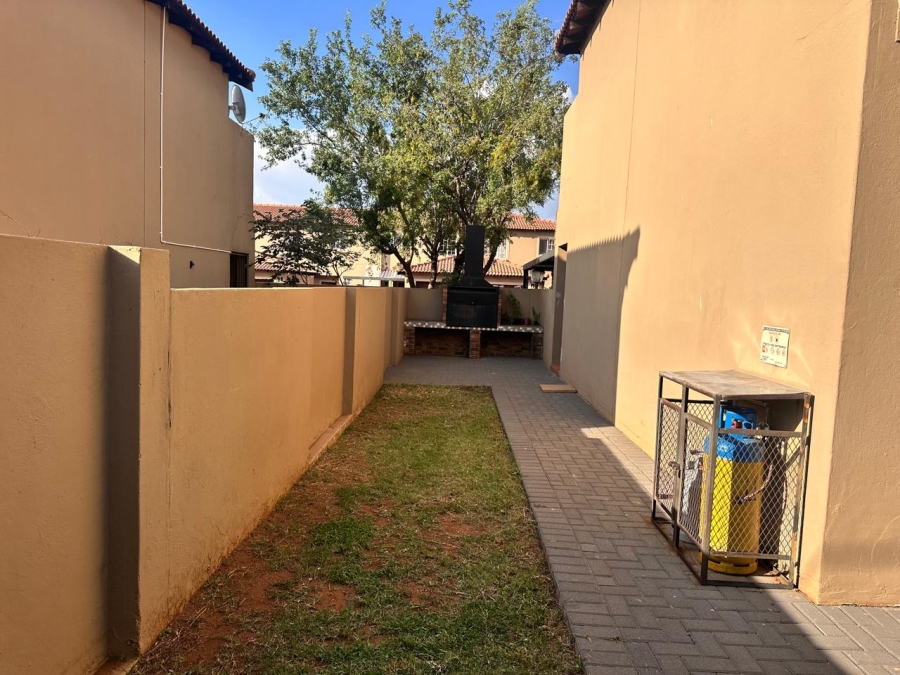 3 Bedroom Property for Sale in Annlin Gauteng