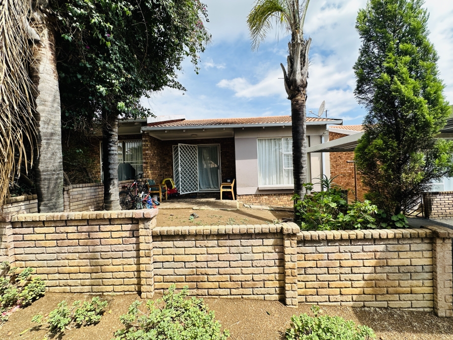 2 Bedroom Property for Sale in Liefde en Vrede Gauteng