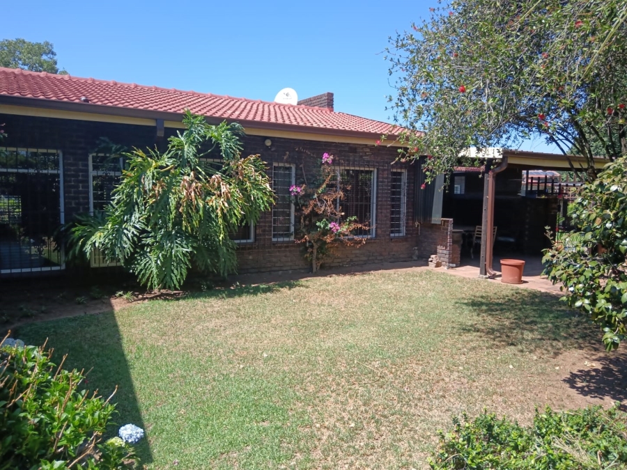 3 Bedroom Property for Sale in Brackenhurst Gauteng