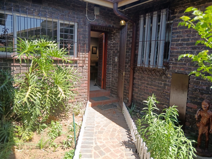 3 Bedroom Property for Sale in Brackenhurst Gauteng