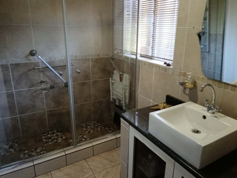 3 Bedroom Property for Sale in Brackenhurst Gauteng