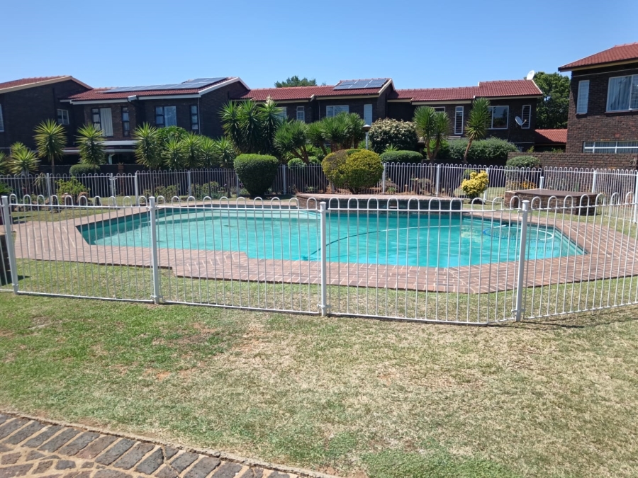 3 Bedroom Property for Sale in Brackenhurst Gauteng