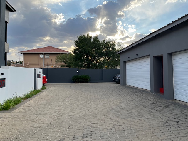 3 Bedroom Property for Sale in Edenvale Central Gauteng