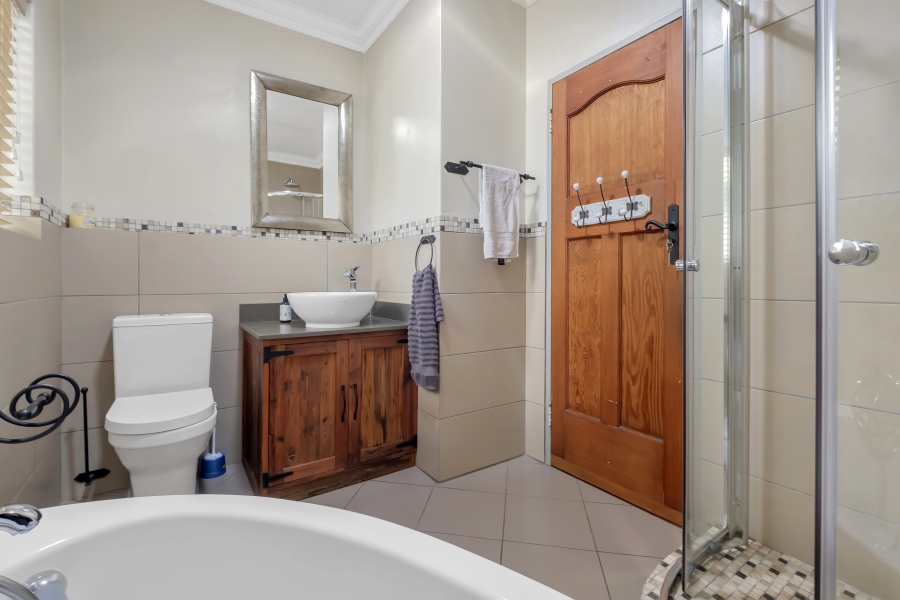 3 Bedroom Property for Sale in Greenside Gauteng