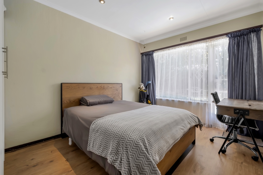 3 Bedroom Property for Sale in Greenside Gauteng