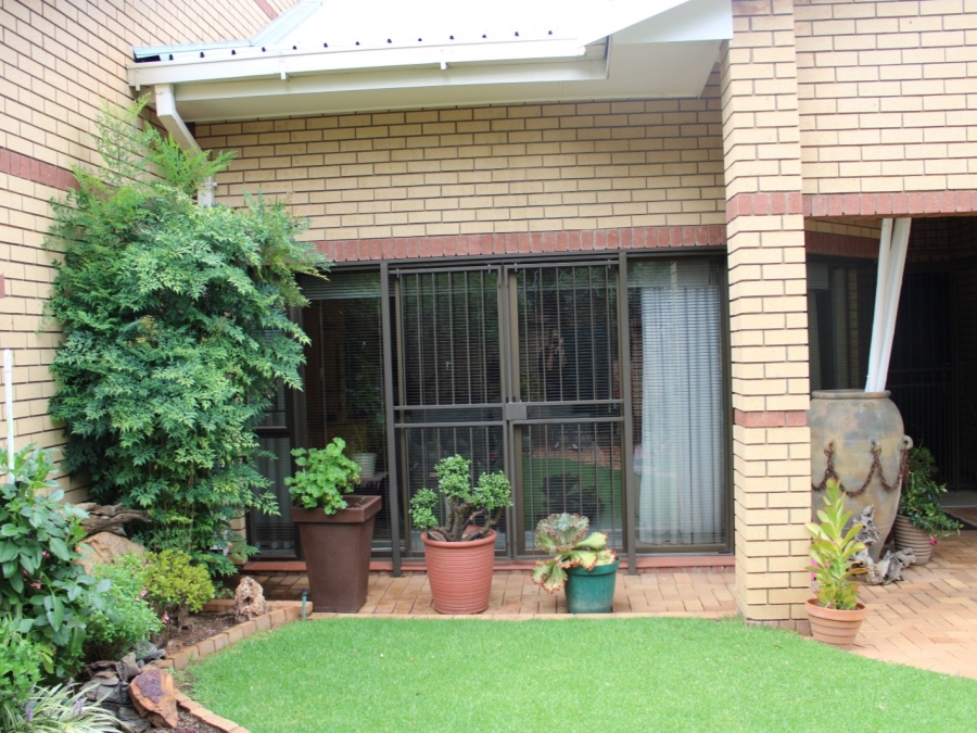 12 Bedroom Property for Sale in Westdene Gauteng