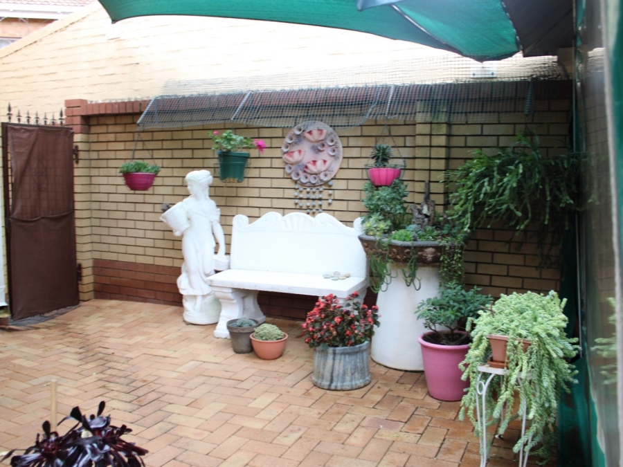 12 Bedroom Property for Sale in Westdene Gauteng