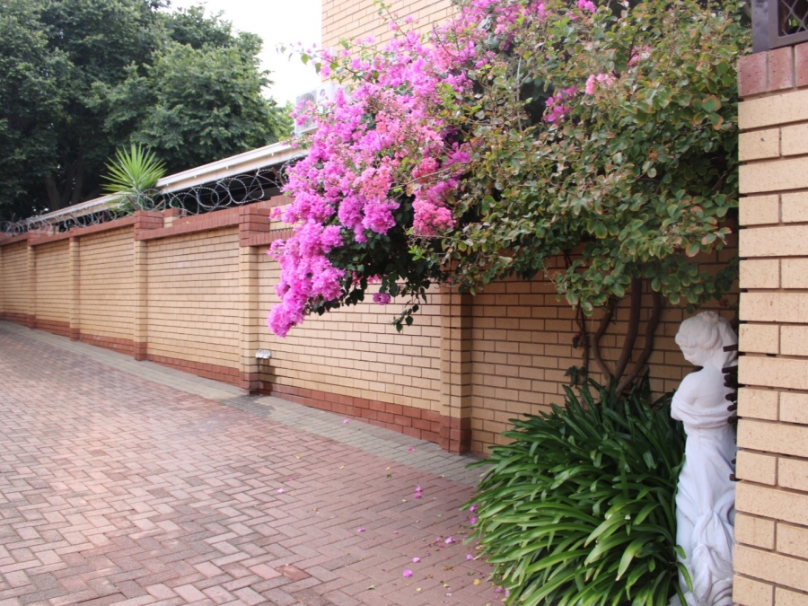 12 Bedroom Property for Sale in Westdene Gauteng