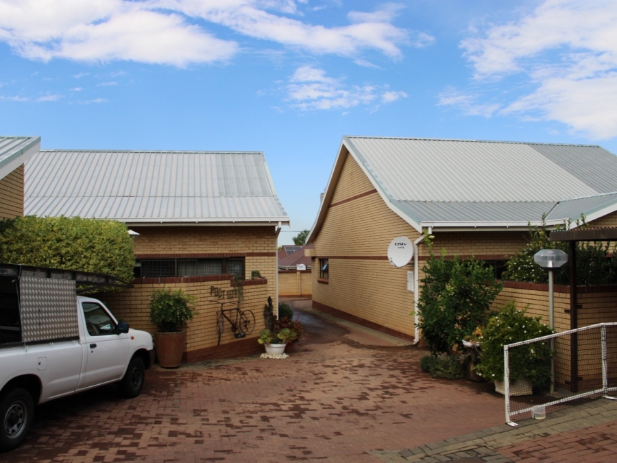 12 Bedroom Property for Sale in Westdene Gauteng