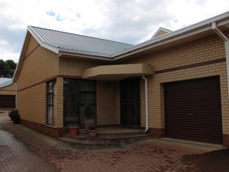 12 Bedroom Property for Sale in Westdene Gauteng