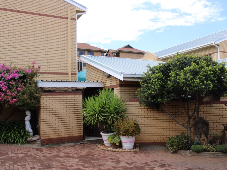 12 Bedroom Property for Sale in Westdene Gauteng