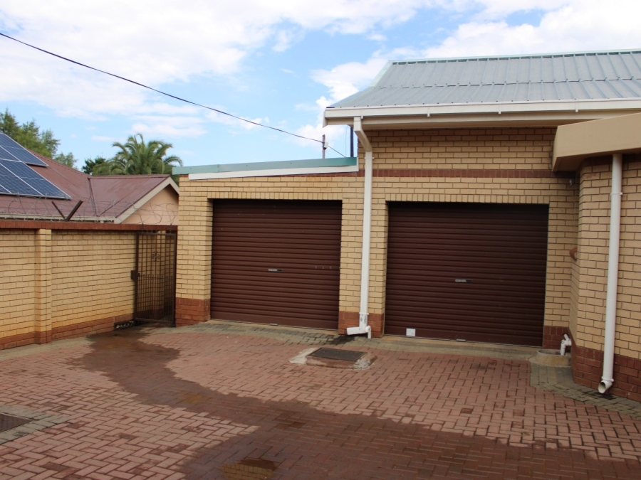 12 Bedroom Property for Sale in Westdene Gauteng