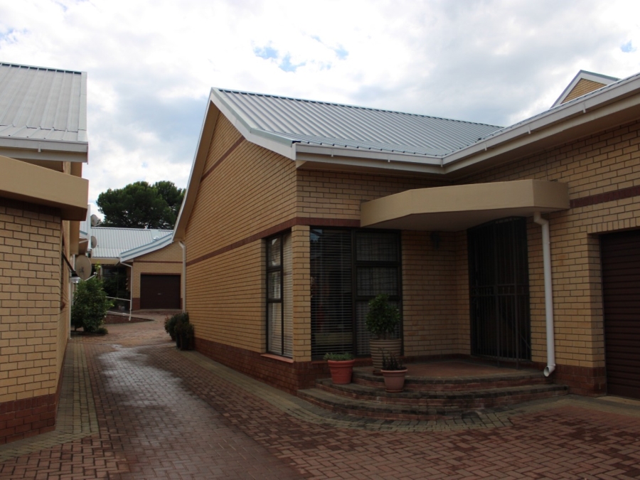 12 Bedroom Property for Sale in Westdene Gauteng