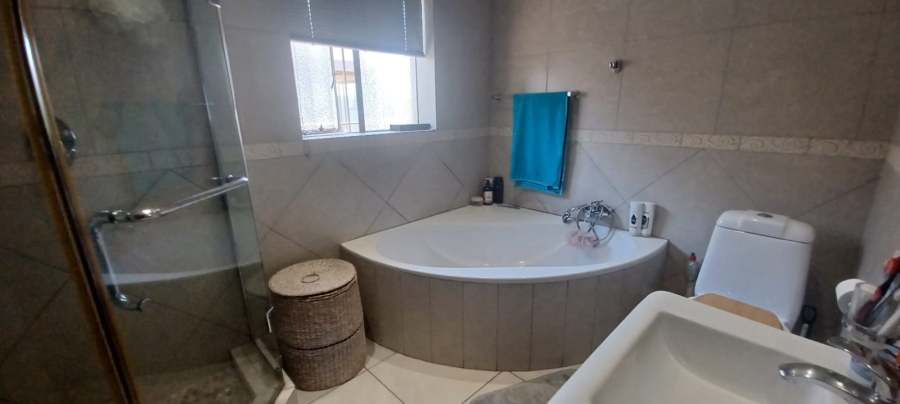 3 Bedroom Property for Sale in Homestead Gauteng