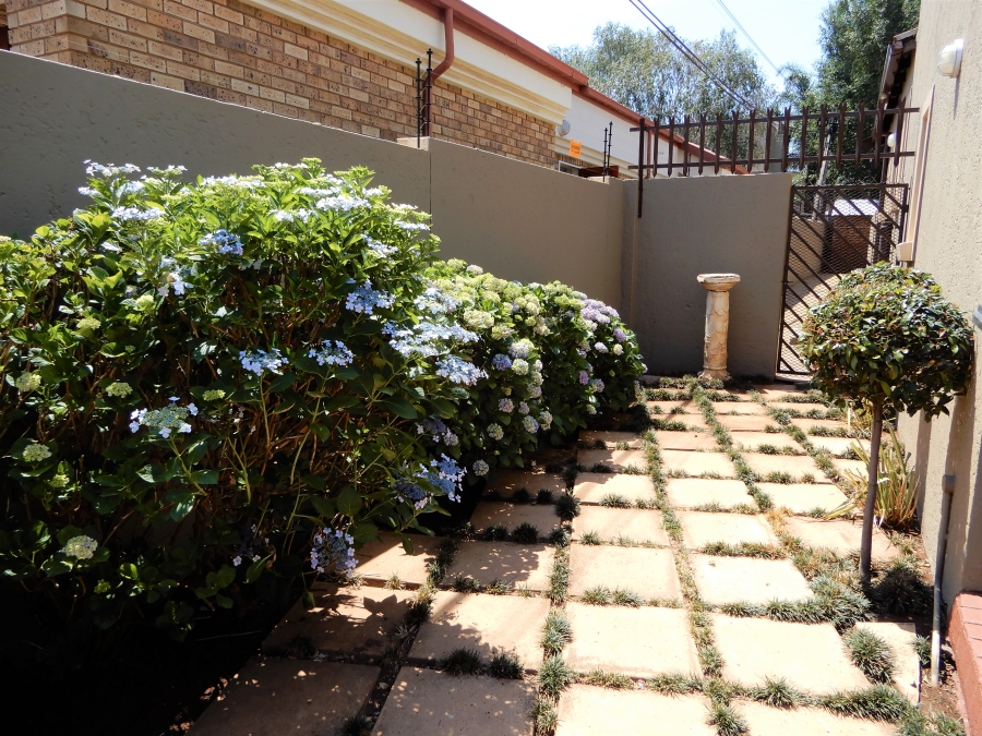 3 Bedroom Property for Sale in Eldoraigne Gauteng