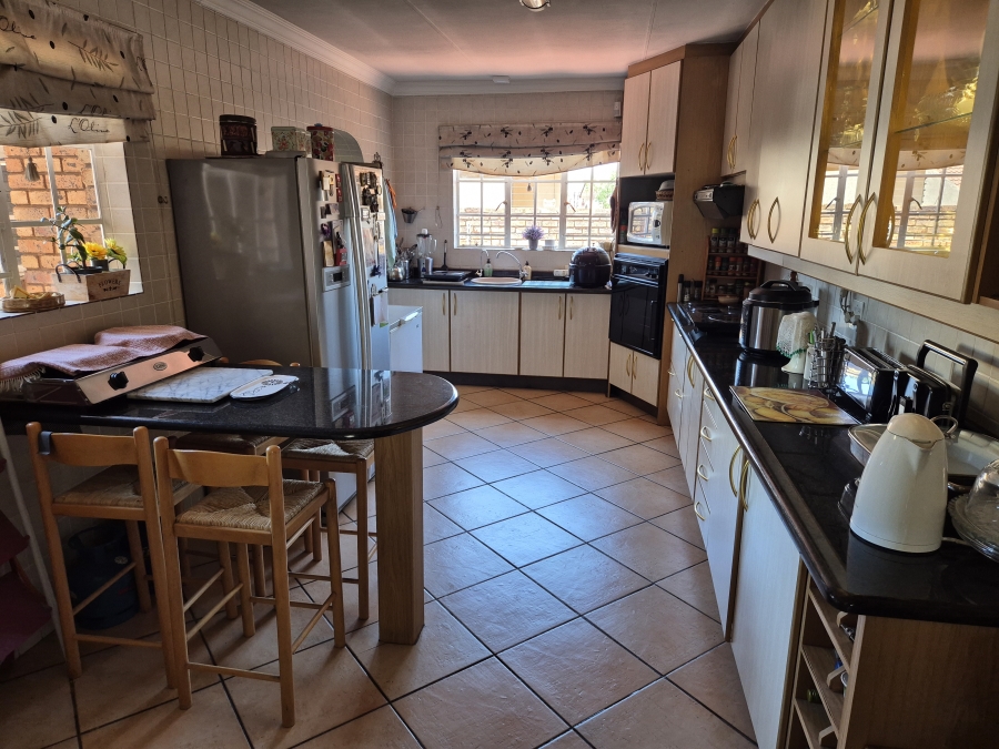 4 Bedroom Property for Sale in Eldoraigne Gauteng