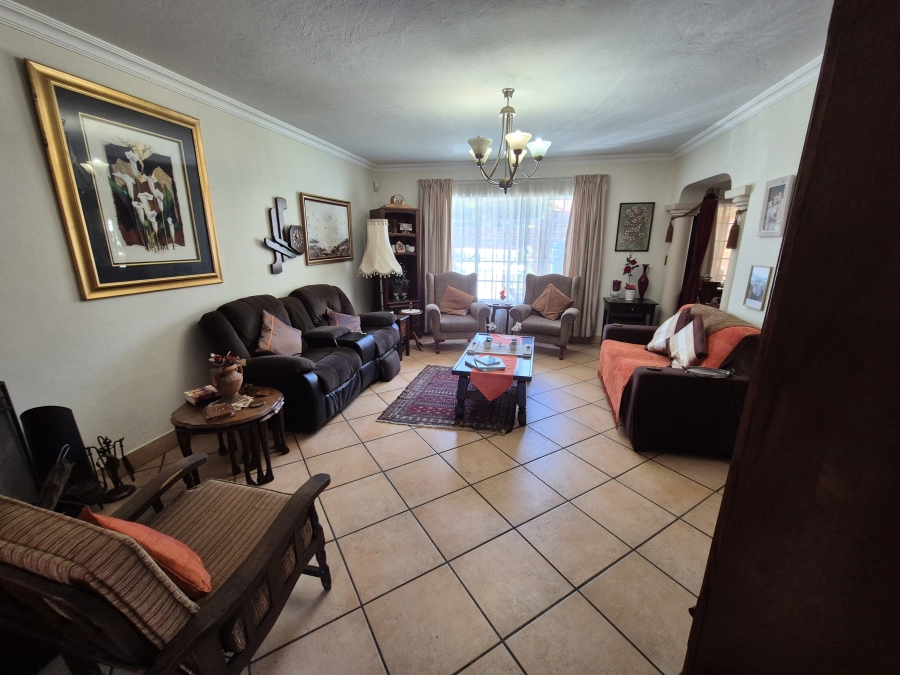 4 Bedroom Property for Sale in Eldoraigne Gauteng