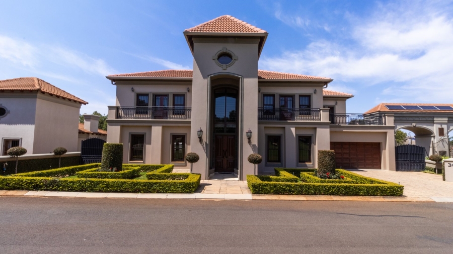 6 Bedroom Property for Sale in Faerie Glen Gauteng