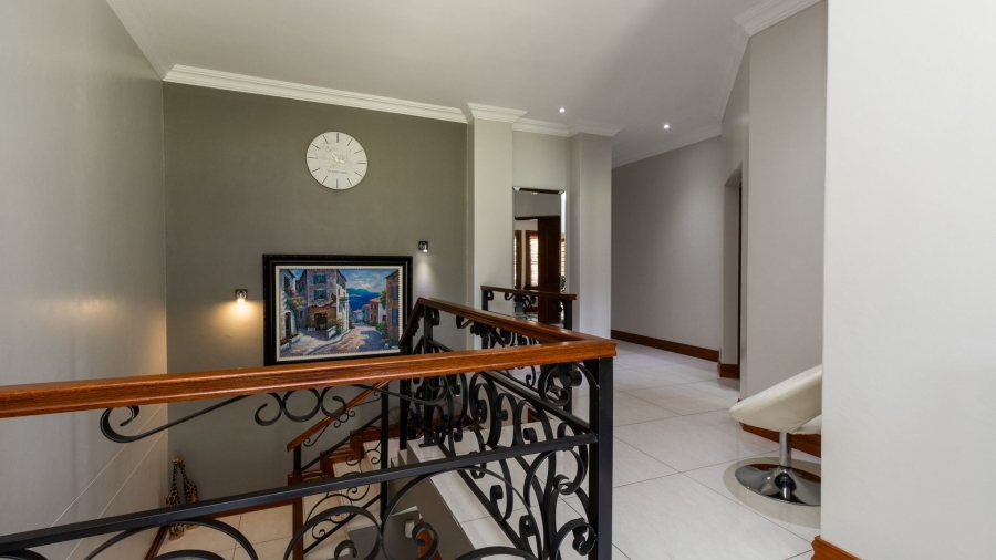 6 Bedroom Property for Sale in Faerie Glen Gauteng