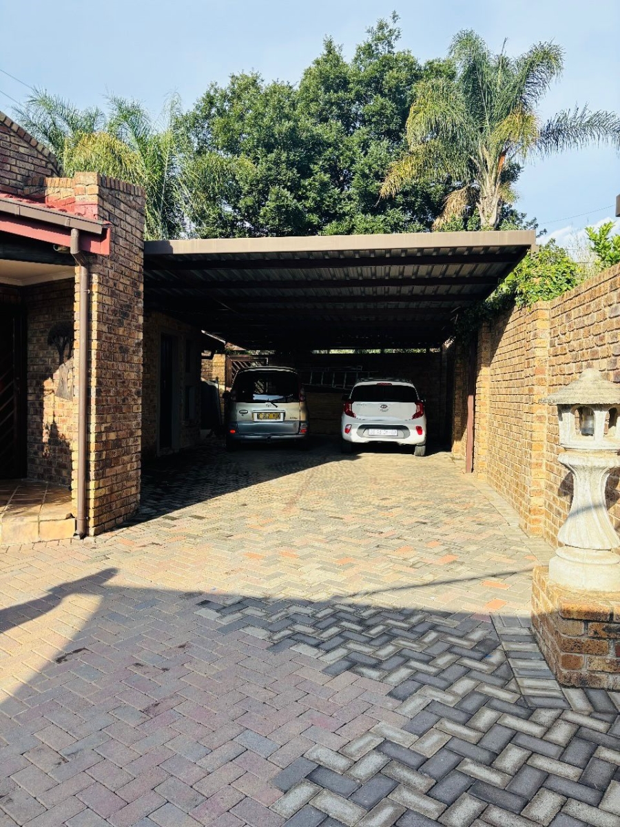 To Let 2 Bedroom Property for Rent in Pretorius Park Gauteng