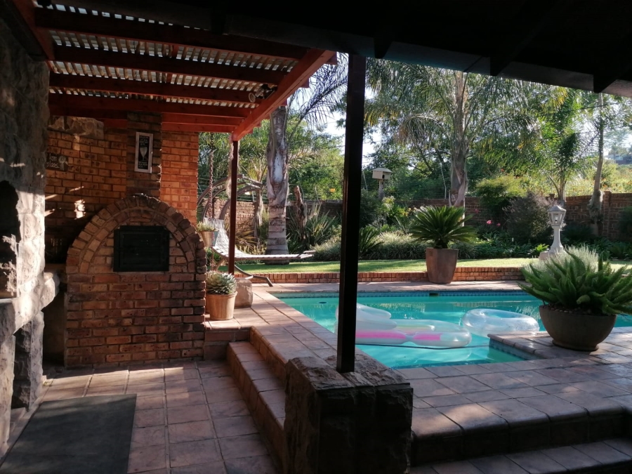 To Let 2 Bedroom Property for Rent in Pretorius Park Gauteng