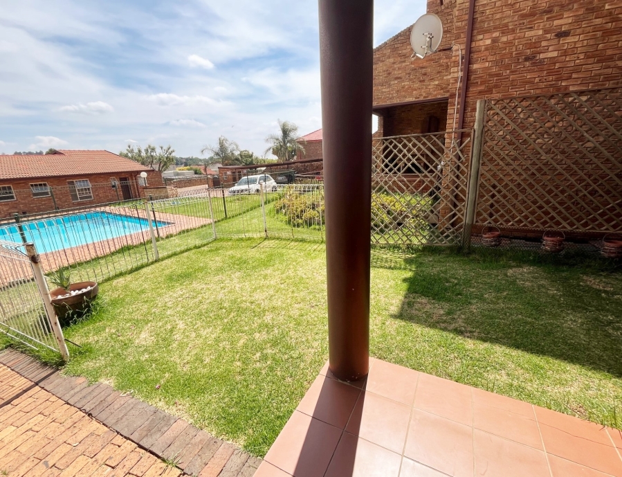 To Let 2 Bedroom Property for Rent in Bergbron Gauteng