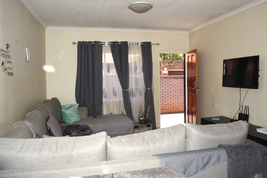 2 Bedroom Property for Sale in The Orchards Gauteng