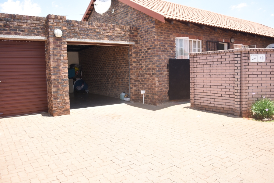 2 Bedroom Property for Sale in The Orchards Gauteng