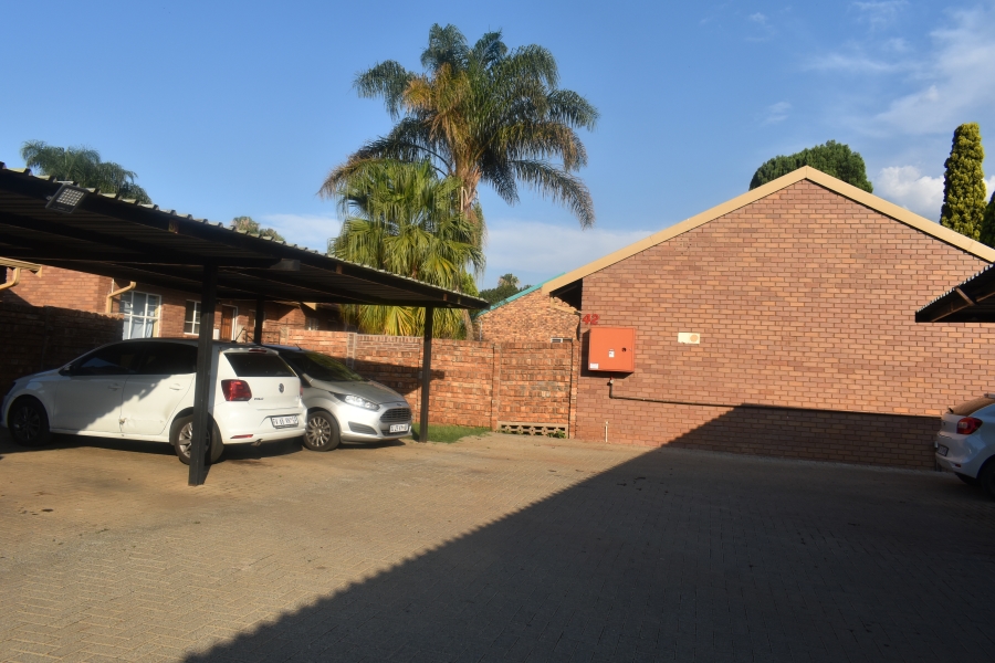 2 Bedroom Property for Sale in The Orchards Gauteng