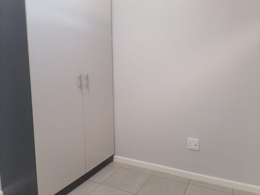 2 Bedroom Property for Sale in Kenleaf Gauteng