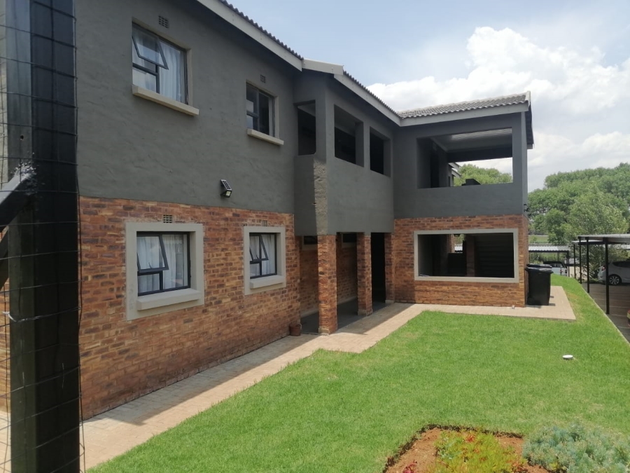 2 Bedroom Property for Sale in Kenleaf Gauteng