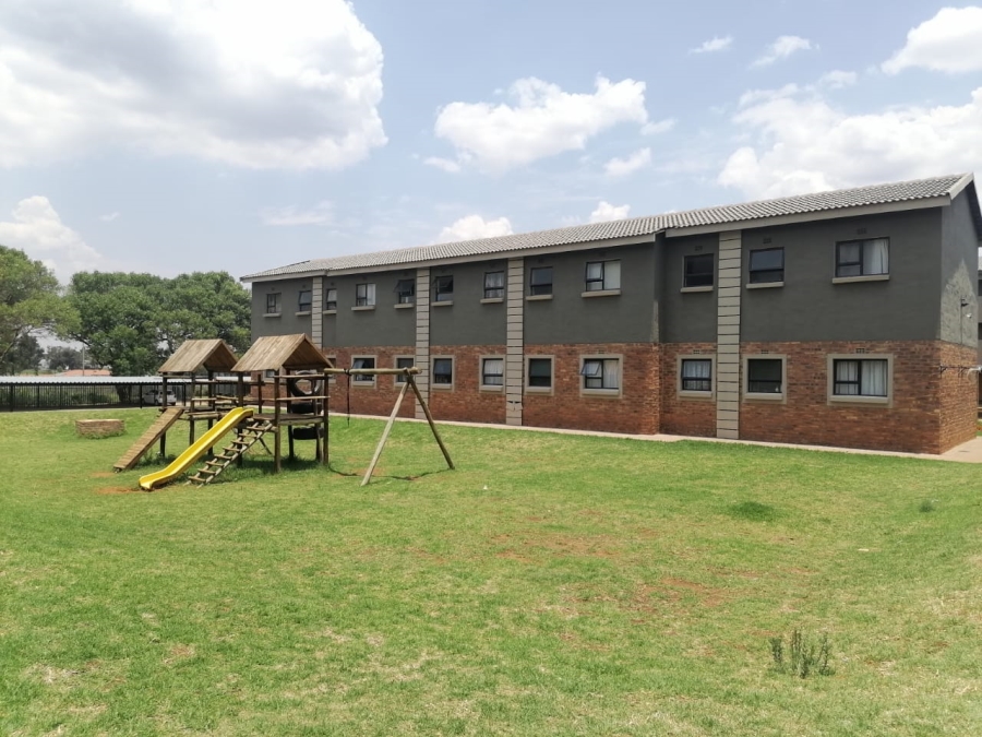 2 Bedroom Property for Sale in Kenleaf Gauteng