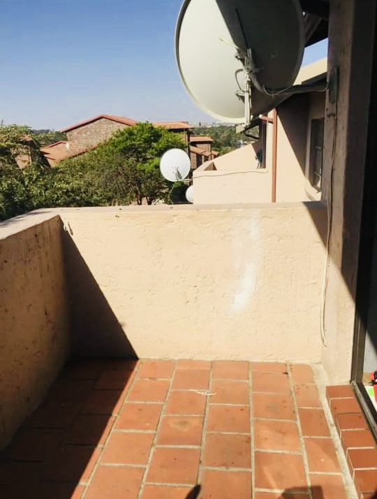 2 Bedroom Property for Sale in Buccleuch Gauteng