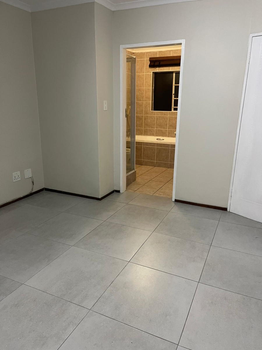 To Let 3 Bedroom Property for Rent in Sundowner Gauteng