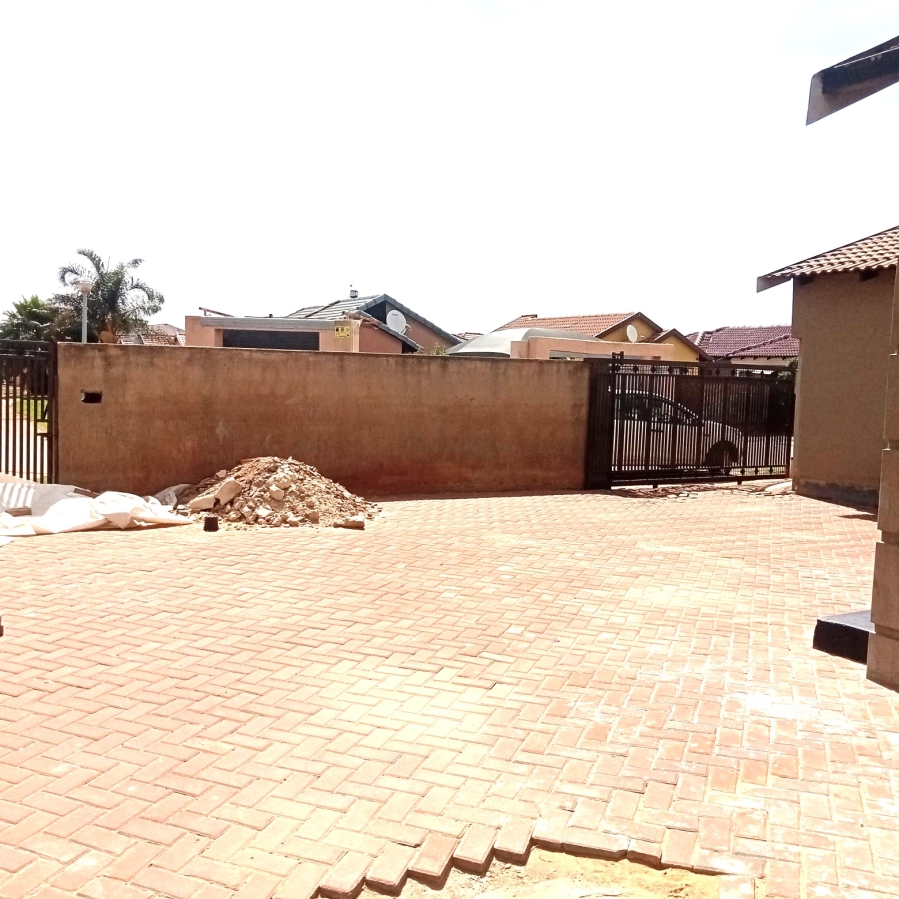 3 Bedroom Property for Sale in Dawn Park Gauteng