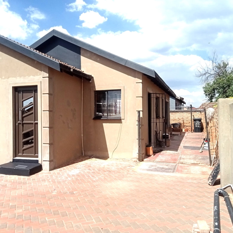 3 Bedroom Property for Sale in Dawn Park Gauteng