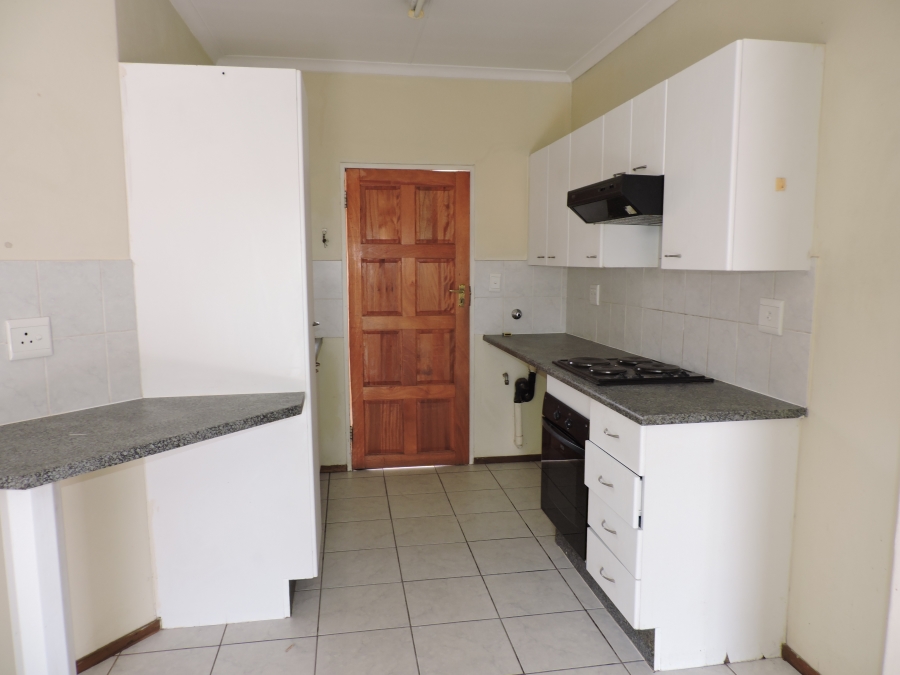 To Let 2 Bedroom Property for Rent in Little Falls Gauteng