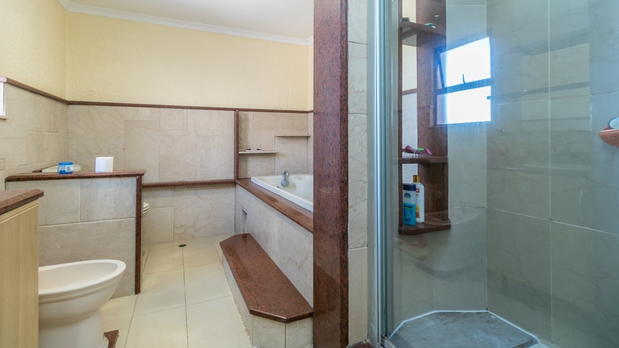 4 Bedroom Property for Sale in Halfway Gardens Gauteng