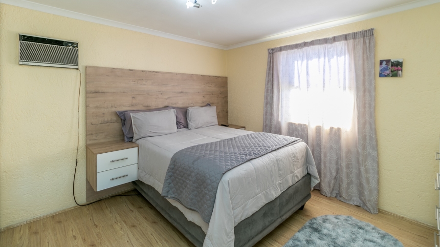 4 Bedroom Property for Sale in Halfway Gardens Gauteng