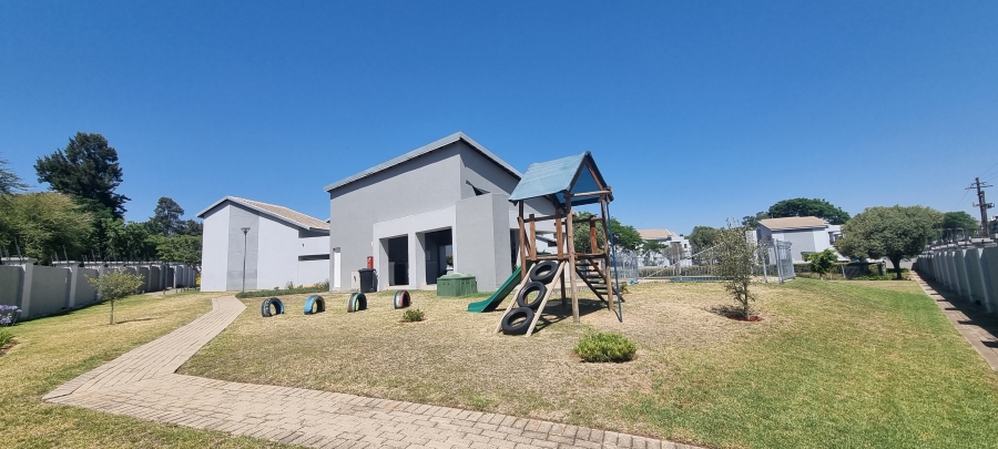 2 Bedroom Property for Sale in Broadacres Gauteng