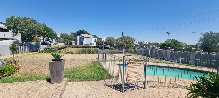 2 Bedroom Property for Sale in Broadacres Gauteng