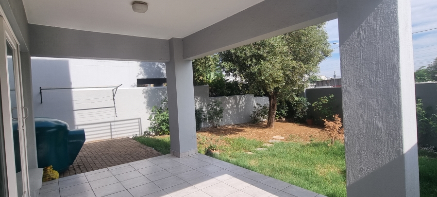 2 Bedroom Property for Sale in Broadacres Gauteng