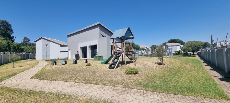 2 Bedroom Property for Sale in Broadacres Gauteng