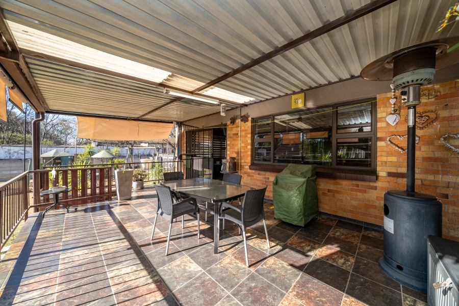 3 Bedroom Property for Sale in Parkhill Gardens Gauteng