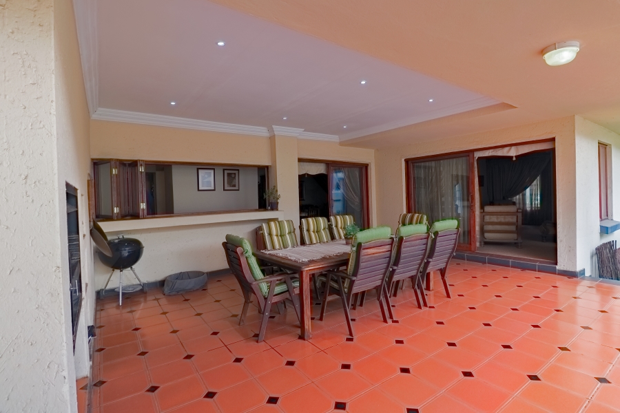 5 Bedroom Property for Sale in Silver Lakes Golf Estate Gauteng